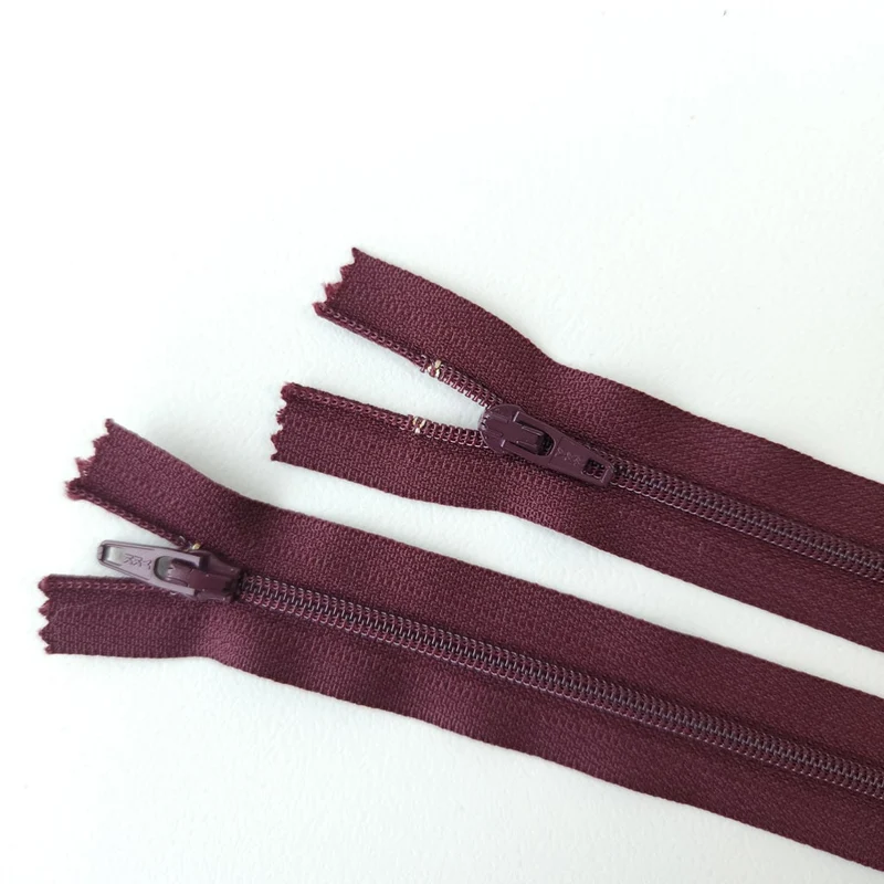 YKK | Fermeture éclair spirale à bout fermé | #3 | 7" / 18 cm