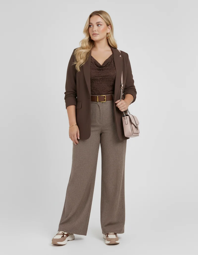 Look Adonia curvy